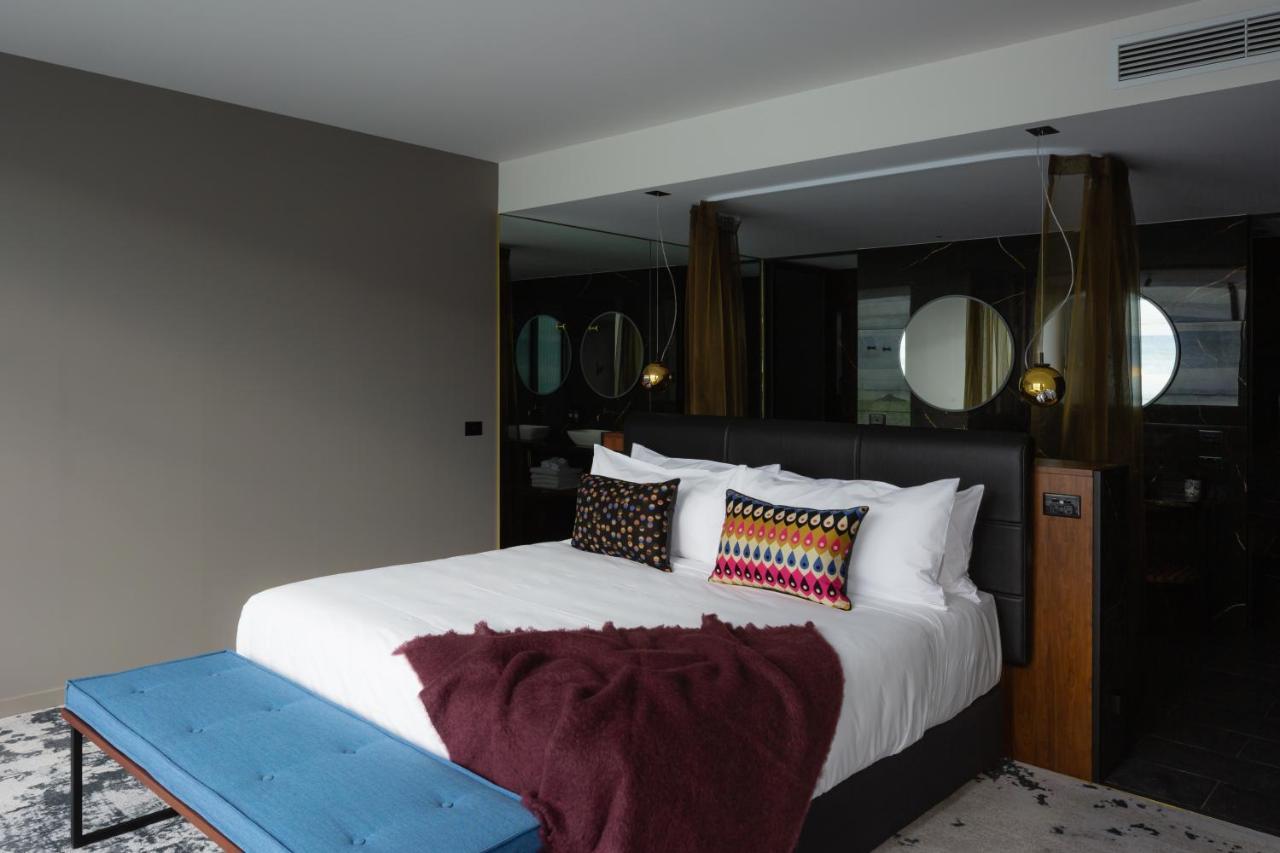 Ebb-Dunedin Extérieur photo A bedroom at the hotel